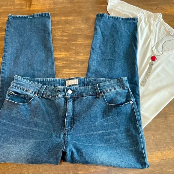 Chico’s So Slimming Jeans size 3 Short (petite) Denim Blue Medium Wash (large)16 - Picture 11 of 11
